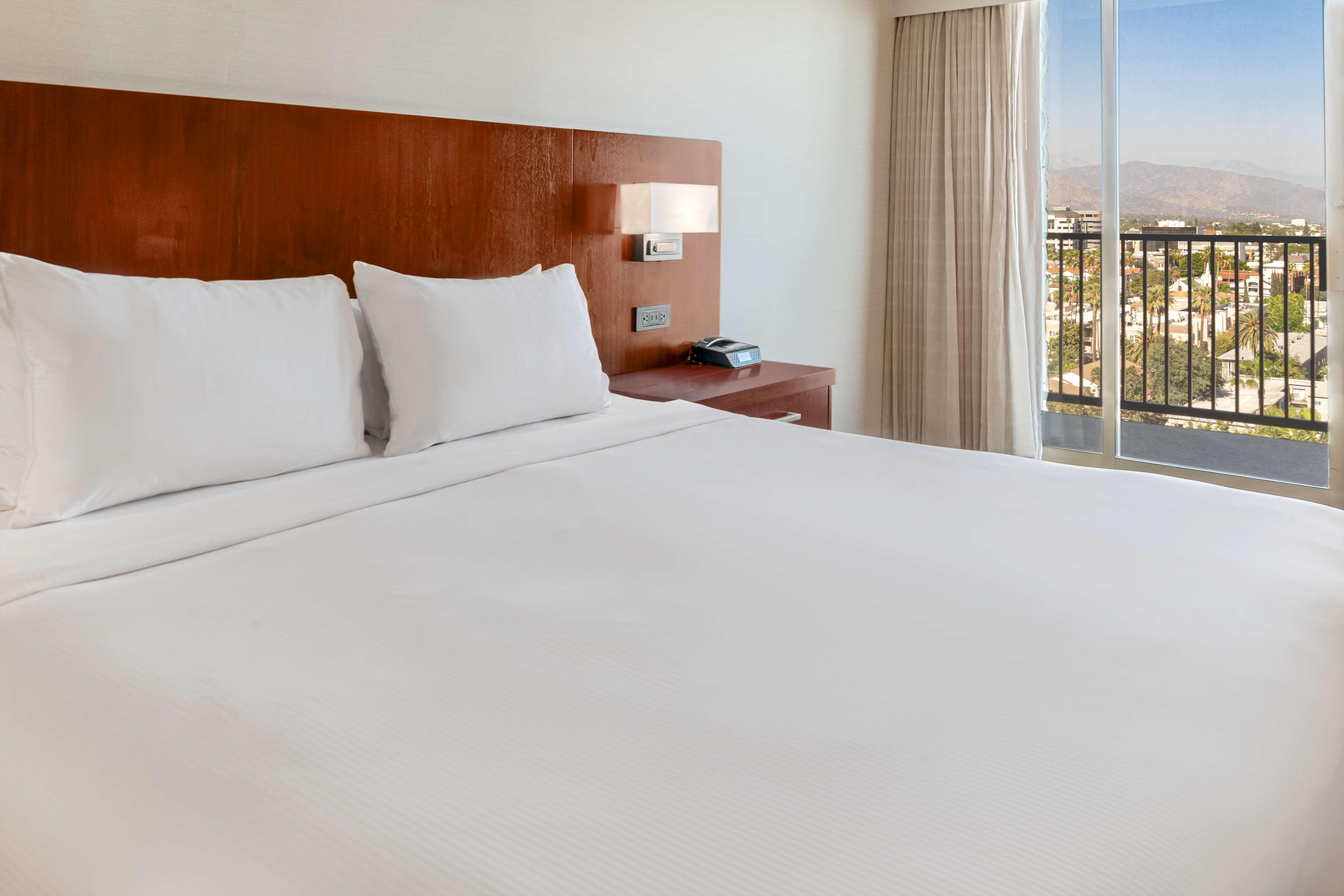 Hotel Hilton Pasadena Extérieur photo