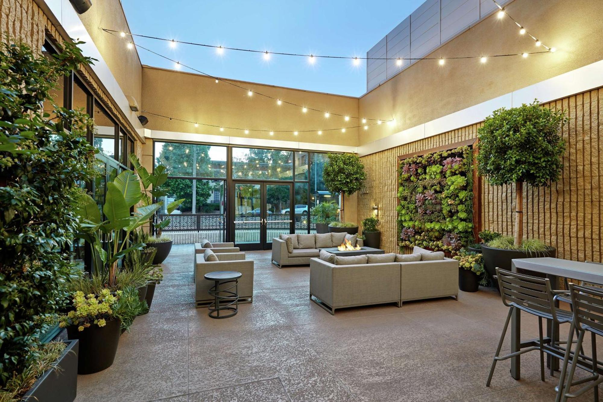 Hotel Hilton Pasadena Extérieur photo