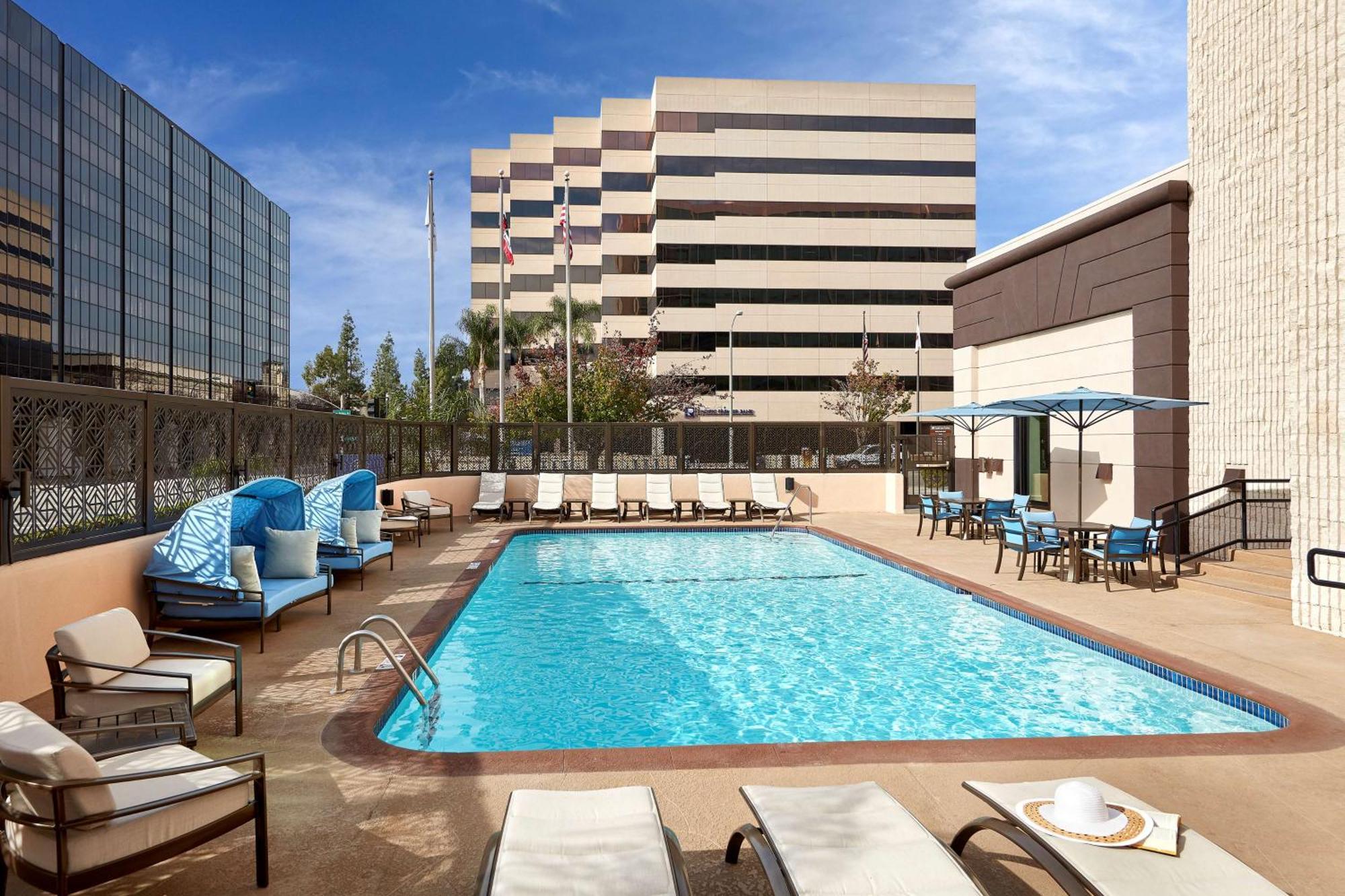 Hotel Hilton Pasadena Extérieur photo